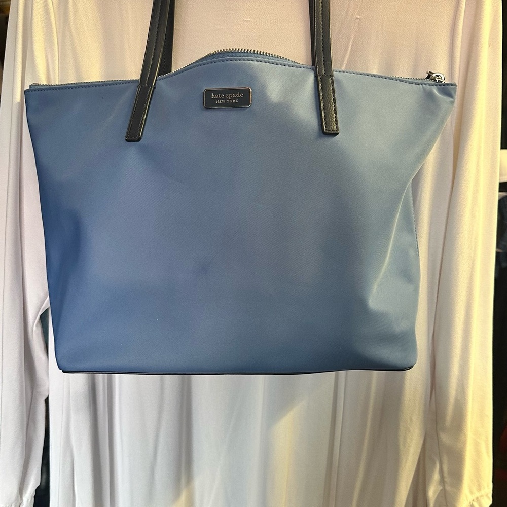 kate spade Blue Tote Bag with Smooth Leather and Spacious Design